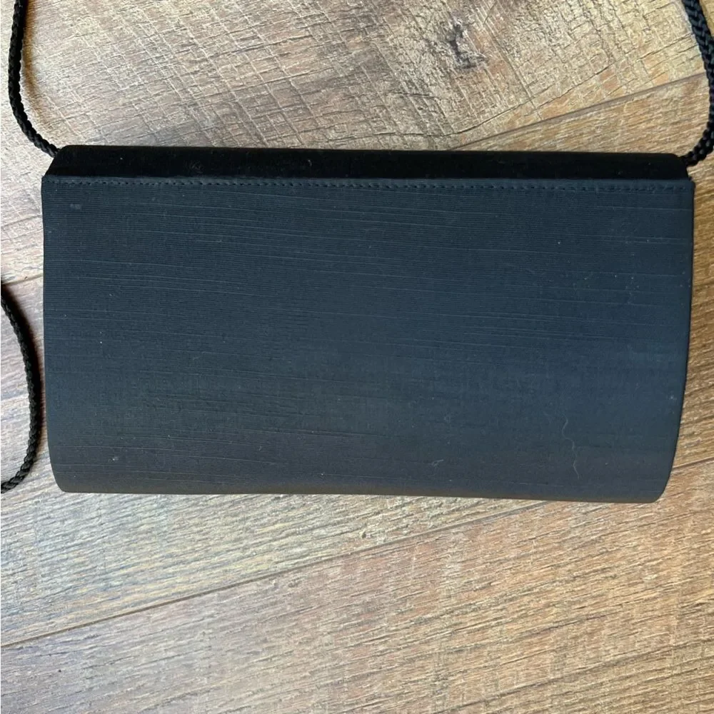 😊3/$30 Elegant Black Textured Fabric Clutch